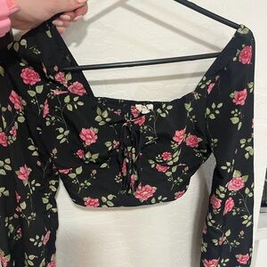 Kendall & Kylie Black Top with Pink Floral Design 💌